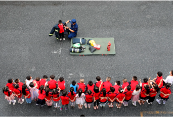 欢庆“六一”丨萌娃学消防 快乐过“六一”