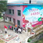 超级“黄金周”：八旬老党员坚持20余载 在家门口升国旗 