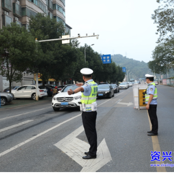 超级“黄金周”： 交警护航 “郴心服务” 东江湖旅游景区畅通有序