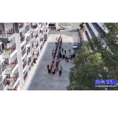 八面山瑶族乡：安置点摆上长桌宴 村民齐聚一堂过小年