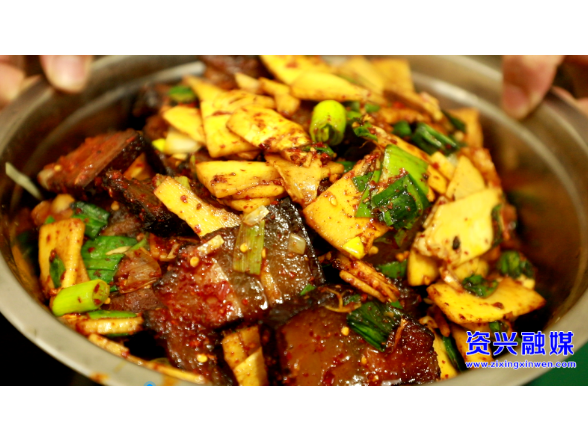 新春“资”味丨舌尖的年味②：杀年猪、炒冬笋腊肉，资兴人的年味，热气腾腾！