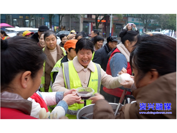 一碗腊八粥 温暖了寒冬