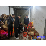 居民房内竟藏“隐形炸弹”? 我市执法人员查处一非法储存烟花爆竹行为