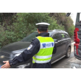 安全提醒：高山路段货车相撞 未超载无人伤亡