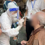 直击区域核酸检测现场  见证医者担当