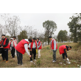 传承雷锋精神 守护一江碧水