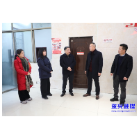 陈占华走访慰问春节坚守一线工作者