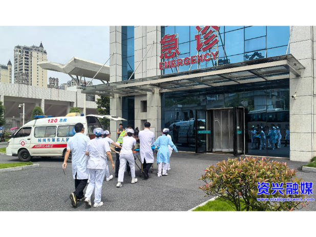资兴至郴州201路公交车变身“救护车”  上演2分钟生死竞速救人