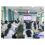 李清：三十一载杏坛守望 用“不放弃”诠释师者初心