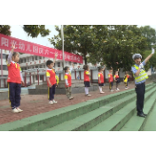 资兴交警为幼儿播撒交通安全“种子”