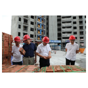 杨理诚督查建筑领域安全生产