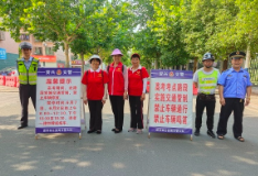 资兴志愿服务护航高考学子 