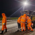 迎战低温雨雪冰冻天气丨市公路建设养护中心全力除冰保畅