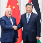 习近平会见巴勒斯坦总统阿巴斯