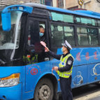 八面山瑶族乡：筑牢冬季道路交通安全防线