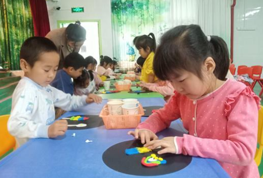 鲤鱼江幼儿园开展教师教学比武活动