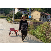 “女清洁工”多次拾到财物后“完璧归赵”总金额近6万元