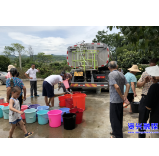 直击灾后重建丨市环境卫生服务中心：为缺水群众送去干净水
