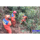 七旬老人挖笋被夹脚趾 消防深山搜寻一小时助其脱困