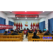 爱心女企业家为听障人士捐赠助听设备