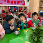 市梦圆幼儿园：萌娃迎元旦 趣味火锅宴