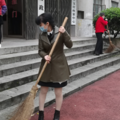 市财政局开展第35个爱国卫生月活动