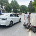 安全车距未保持 一不留心酿事故