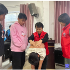 青少年脊柱侧弯 免费筛查公益行