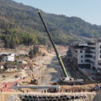 聚焦灾后重建 | 州门司镇波水村：受灾群众喜迁新居 首座大桥顺利合龙