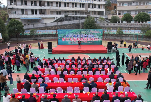 滁口镇：爱心暖校园 助学促成长