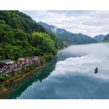 当好东道主 办好旅发会 | “人间仙境”引客来 雾漫小东江进入观雾季
