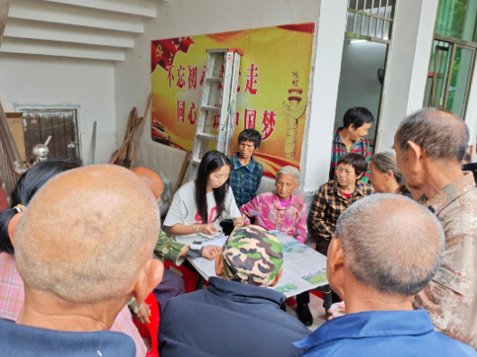 黄草镇前程村：免费体检暖人心 便民服务护健康  