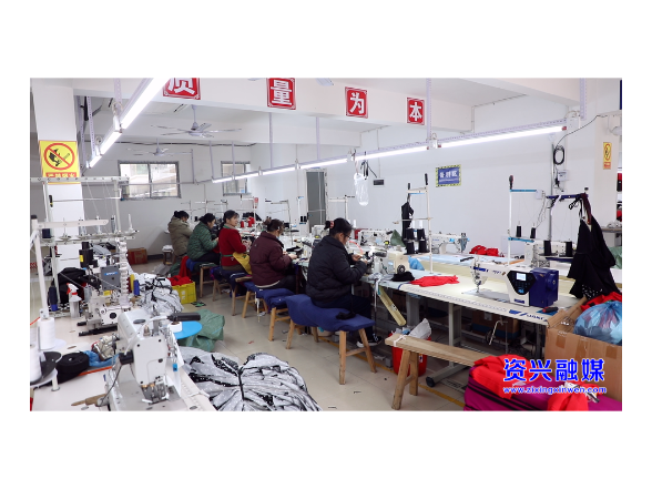 新春走基层 |集中安置点就业帮扶车间：复工复产“加速度” 就业帮扶“有温度”