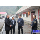 市领导督导检查春节前安全防范工作