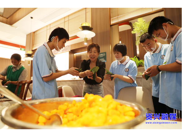 爱心商家邀请特教学生共迎端午