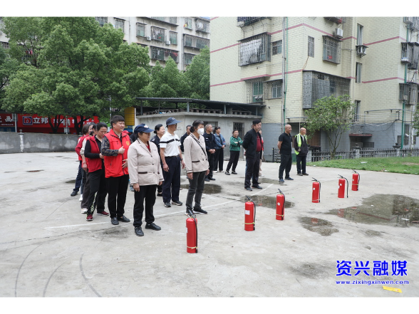 唐洞街道：消防演练进小区  
