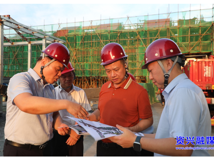 市领导调研“两节”安全防范工作