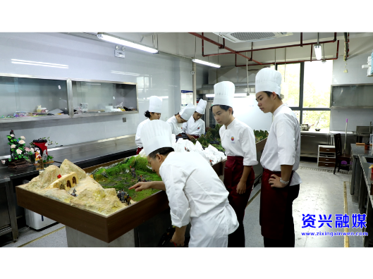 指尖塑长征 薪火传精神:我市职校师生以非遗面塑讲述长征故事