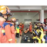 全国第34个“消防宣传日”：青少年“打卡”消防队  共筑安全防线