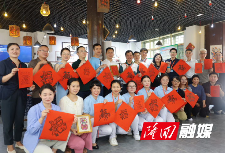 越南、韩国及中国香港代表沉浸式体验隆回滩头年画非遗魅力