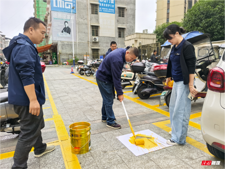 聚力“两电”充电桩建设 筑牢小区消防安全防线