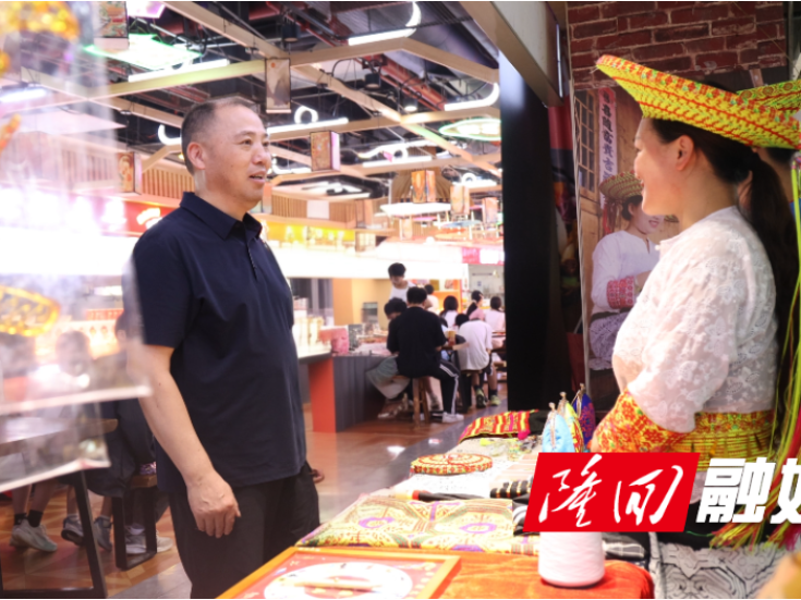 隆回市民共赏龙舟大赛