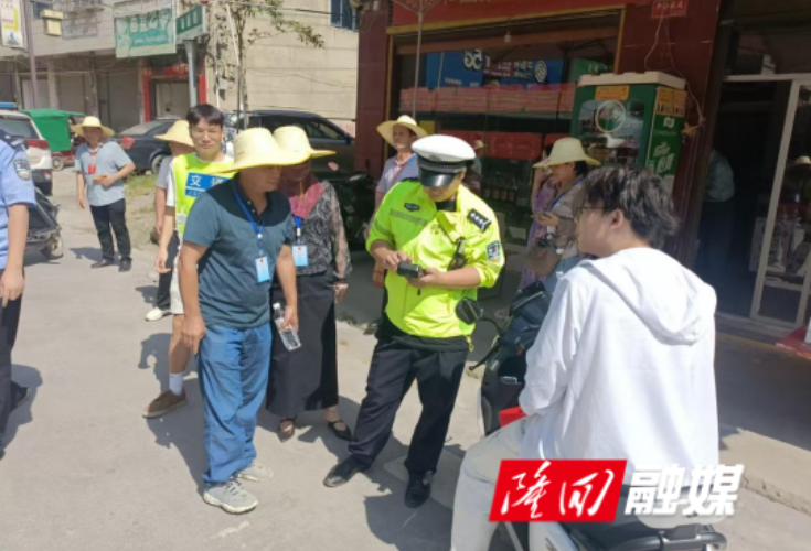 司门前镇人大开展“法治护安”交通整治行动