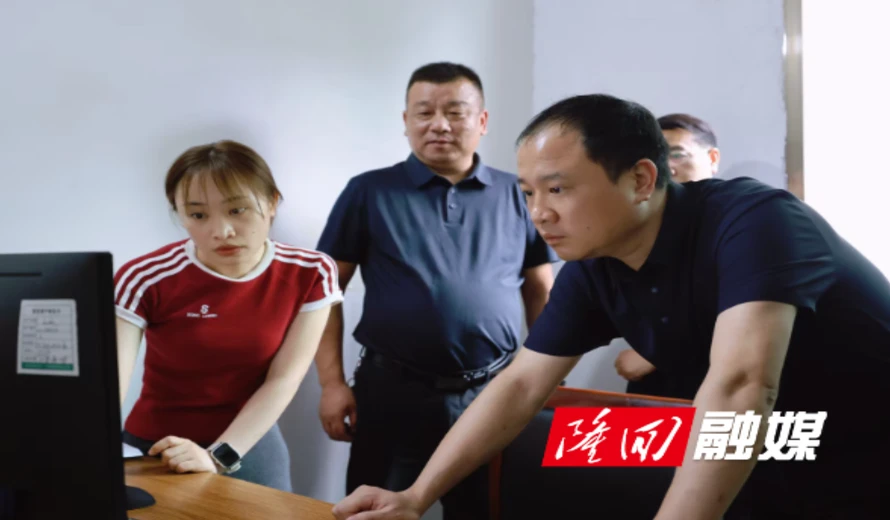 李谋到滩头镇调研督导重点工作