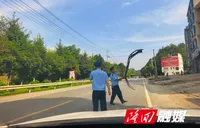 隆回县交通运输综合行政执法大队花门中队路遇险情迅速处置