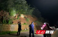 闻“汛”而上 党旗飘扬——虎形山瑶族乡党员干部全力迎战“美莎克”强降雨