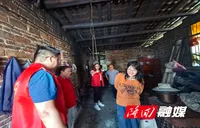 金石桥镇金桥社区开展中秋节前走访慰问送温暖活动