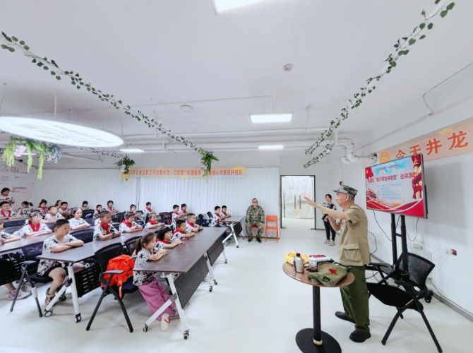 石峰区关工委开展“老少同台讲党史”活动