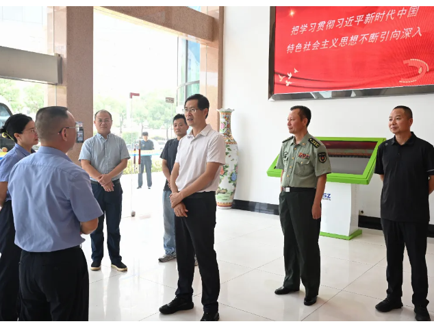 “八一”前夕，邹志超、石慧彬开展走访慰问