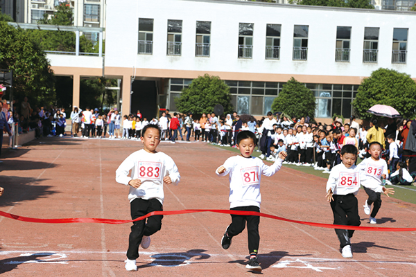 06、07版民生深读-3.jpg